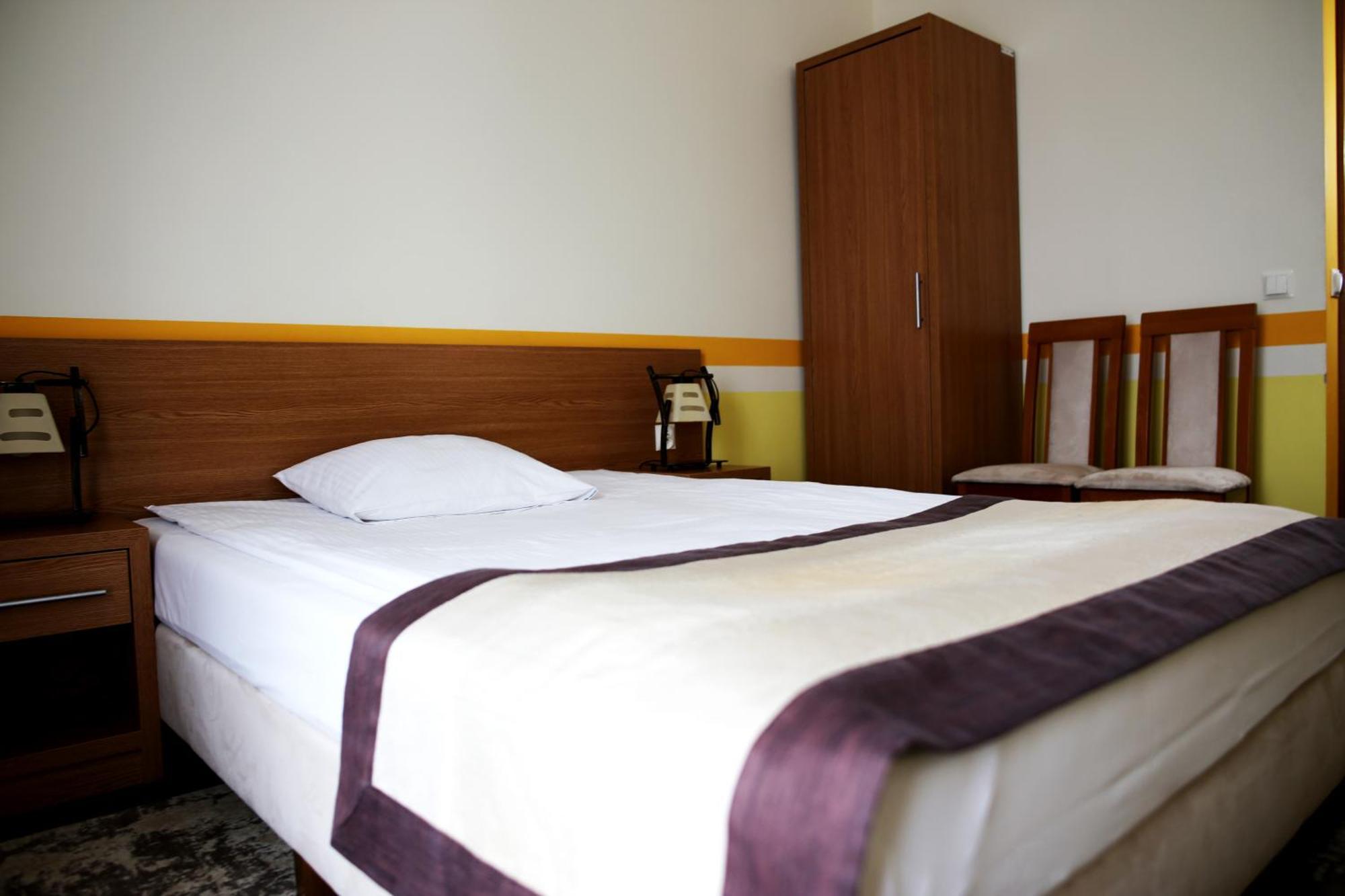 Hotel Folklor Międzyrzec Podlaski Kamer foto